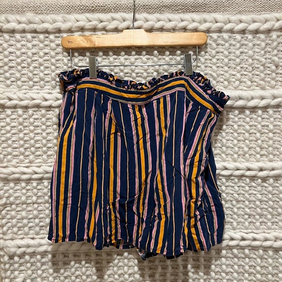 Abound Striped Shorts - Picture 2 of 3